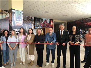 Anneler Gününe İthafen Güzel Sanatlar Sergisi Gerçekleştirildi