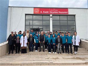 Yaşlı Bakımı Programı öğrencileri Aksaray A. Kadir Üçyıldız Huzurevi sakinleri ile bir araya geldiler. 