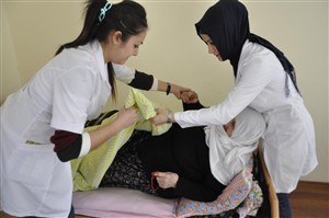 YAŞLI BAKIMI PROGRAMI TEKNİK ODA VE UYGULAMALARI